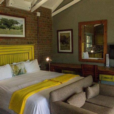 Chameleon Bush Lodge Hammanskraal Bagian luar foto