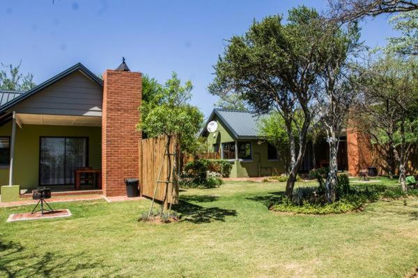 Chameleon Bush Lodge Hammanskraal Bagian luar foto