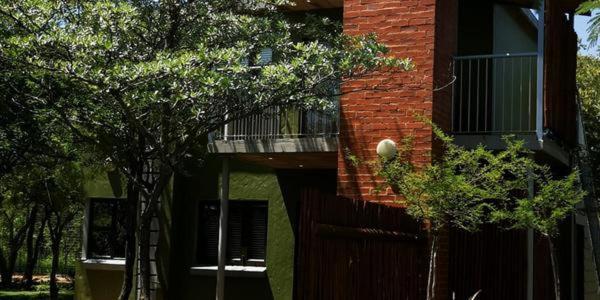 Chameleon Bush Lodge Hammanskraal Bagian luar foto