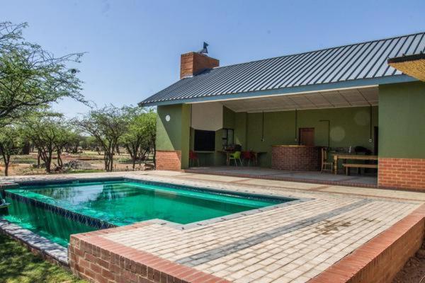 Chameleon Bush Lodge Hammanskraal Bagian luar foto
