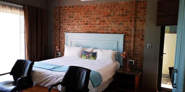 Chameleon Bush Lodge Hammanskraal Bagian luar foto