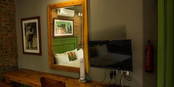 Chameleon Bush Lodge Hammanskraal Bagian luar foto