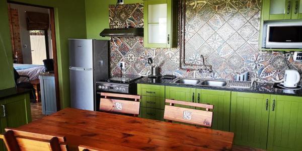 Chameleon Bush Lodge Hammanskraal Bagian luar foto