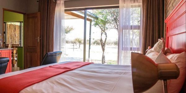 Chameleon Bush Lodge Hammanskraal Bagian luar foto
