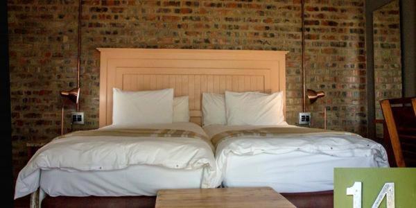 Chameleon Bush Lodge Hammanskraal Bagian luar foto