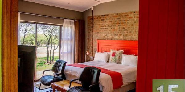Chameleon Bush Lodge Hammanskraal Bagian luar foto