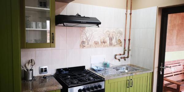 Chameleon Bush Lodge Hammanskraal Bagian luar foto